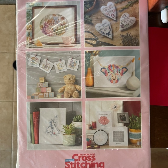 The world of cross stitch magazine - Picture 2 of 2